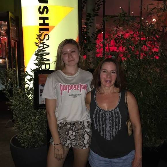 Meet your Posher, Simone - Picture 1 of 1